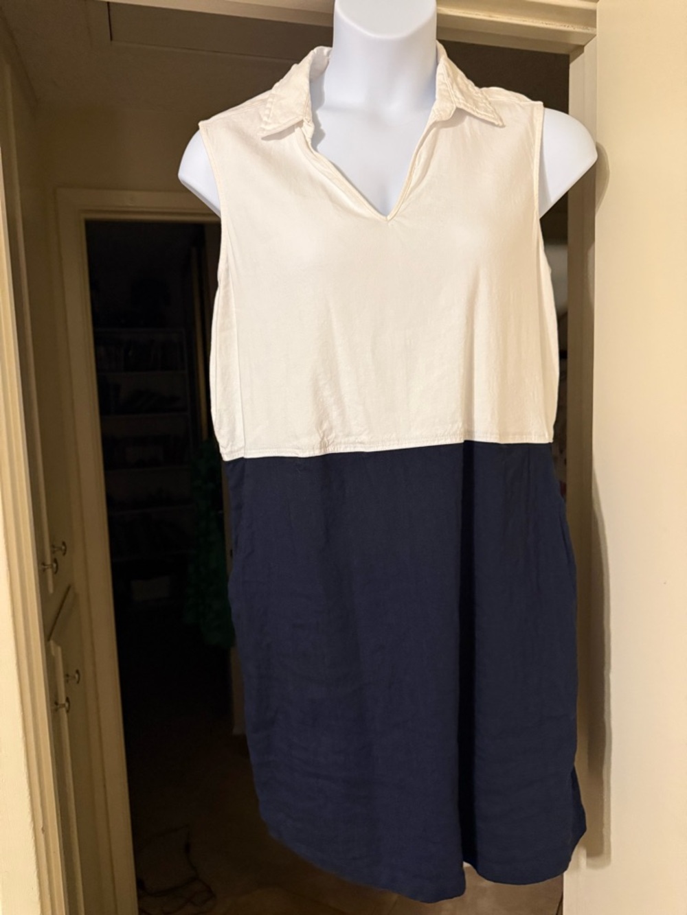 Halston Heritage Cream and Navy Colorblock Sleeveless Shift Dress